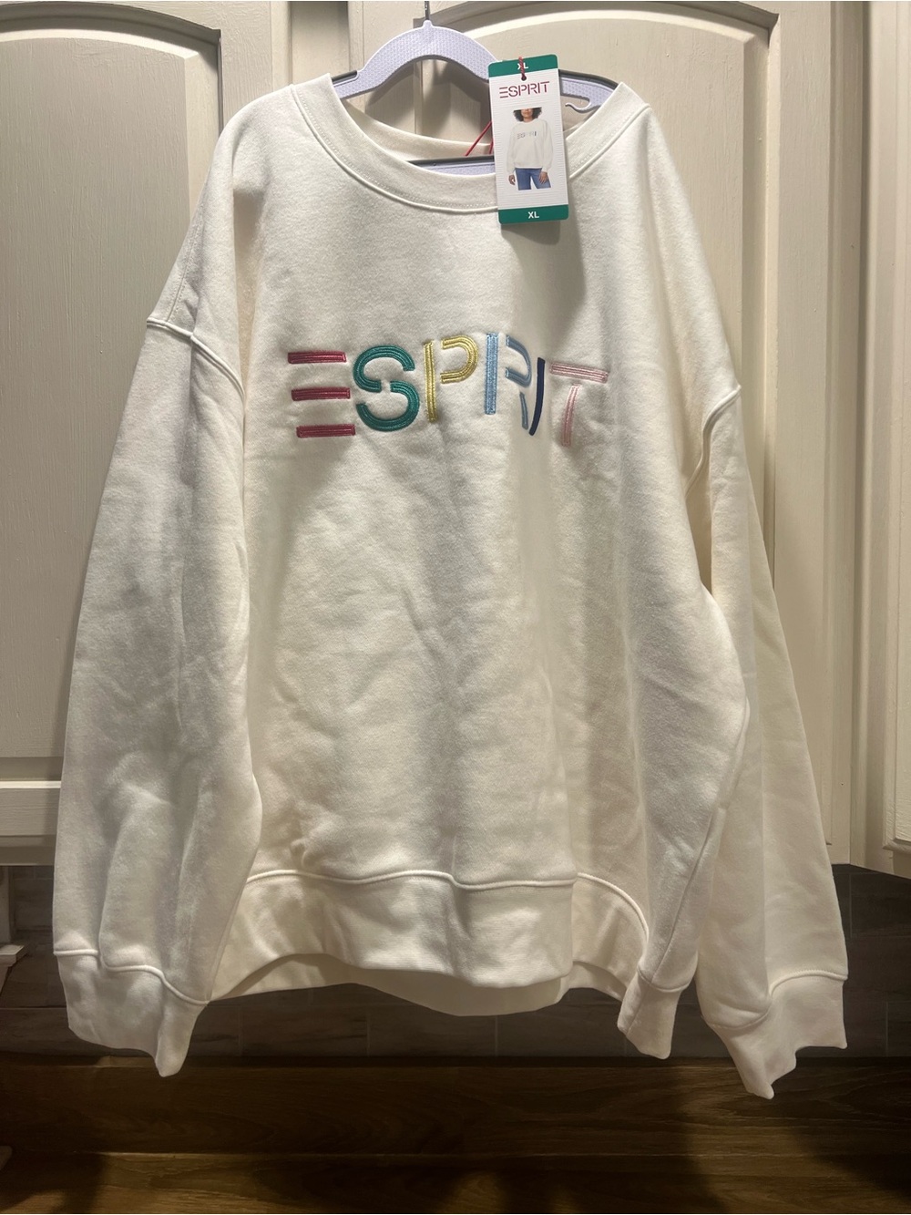 Viral Esprit Cream Crewneck Sweatshirt with Multicolor Rainbow
Embroidered Logo